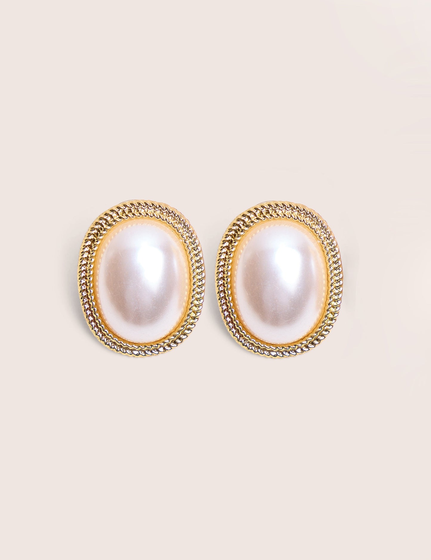 Vintage Style Stud Earrings Pearl & Gold