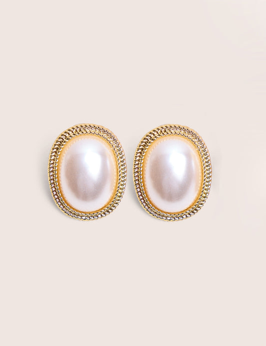 Vintage Style Stud Earrings Pearl & Gold